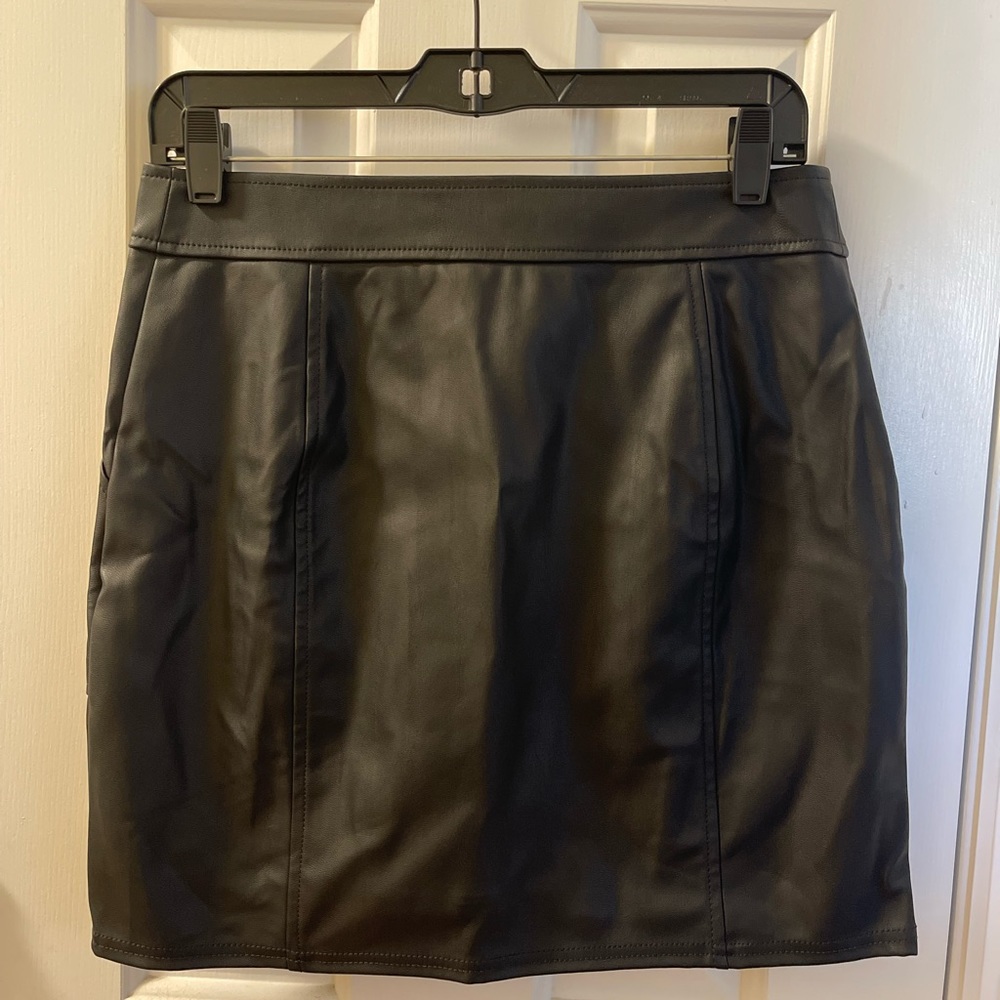 NWT Faux Leather Express miniskirt - Picture 3 of 3